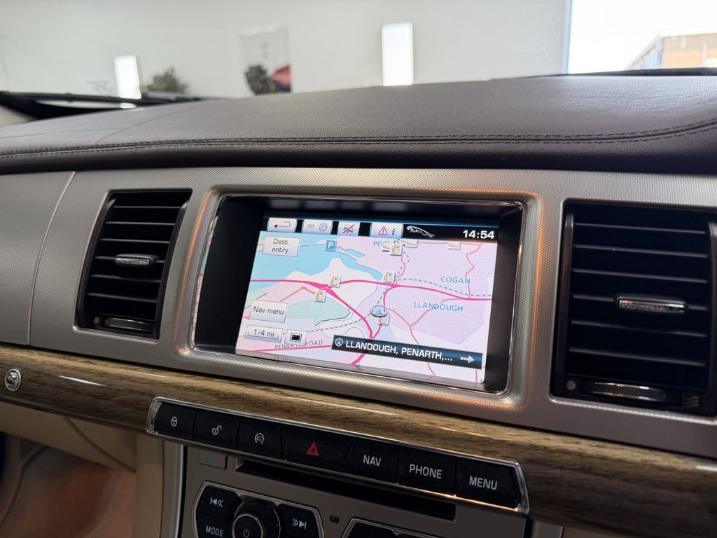 USED 2013 63 JAGUAR XF 3.0d V6 Premium Luxury Saloon 4dr Diesel Auto Euro 5 (s/s) (240 ps) 