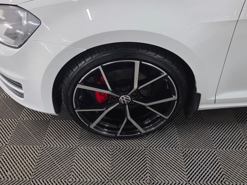 USED 2013 VOLKSWAGEN GOLF 1.6 TDI BlueMotion Tech SE Hatchback 5dr Diesel DSG Euro 5 (s/s) (105 ps) Cruise Control - Speed Limiter