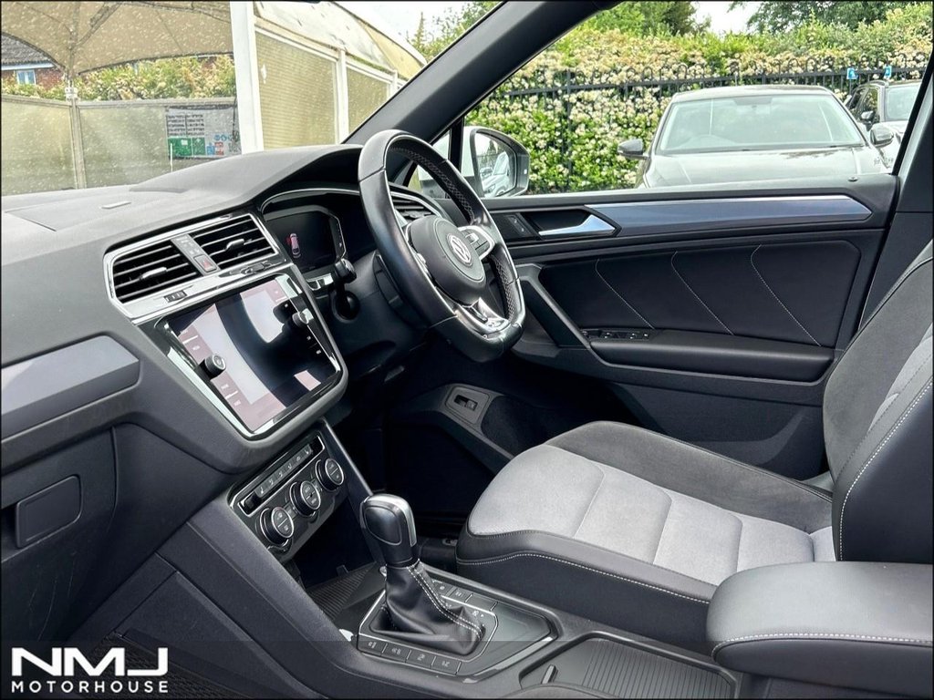USED 2020 20 VOLKSWAGEN TIGUAN 1.5 TSI EVO R-Line Tech DSG Euro 6 (s/s) 5dr 9.9%APR LOW MILEAGE PAN ROOF