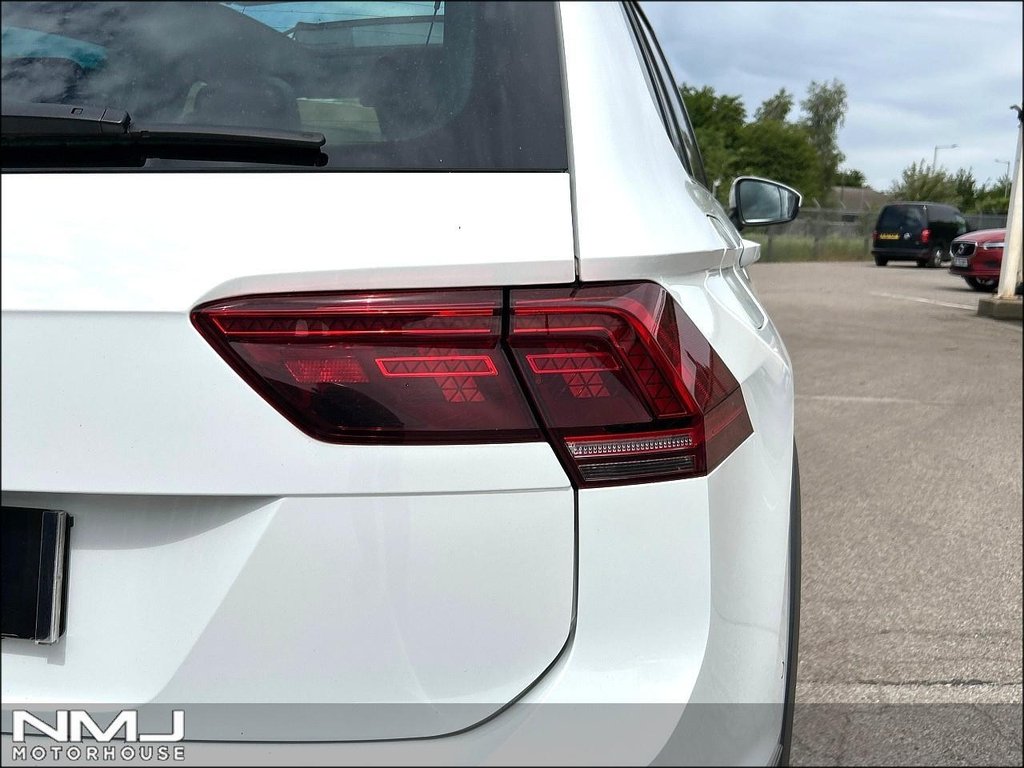 USED 2020 20 VOLKSWAGEN TIGUAN 1.5 TSI EVO R-Line Tech DSG Euro 6 (s/s) 5dr 9.9%APR LOW MILEAGE PAN ROOF