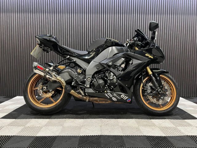 View our KAWASAKI NINJA ZX-10R
