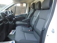 USED 2021 21 RENAULT TRAFIC 2.0 dCi ENERGY 28 Business Panel Van 5dr Diesel Manual SWB Standard Roof Euro 6 (s/s) (120 ps) 6 MONTHS PARTS AND LABOUR  WARRANTY