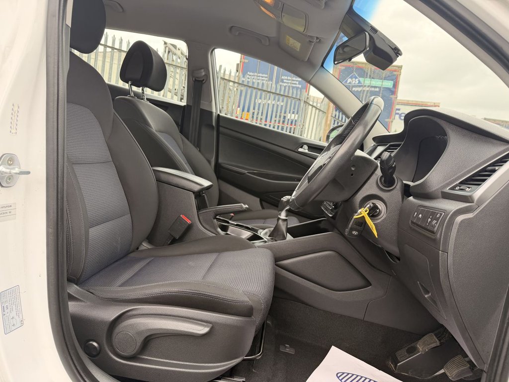 USED 2016 65 HYUNDAI TUCSON 1.6 GDi Blue Drive SE Nav SUV 5dr Petrol Manual Euro 6 (s/s) (132 ps) Sat Nav, Heated Seats