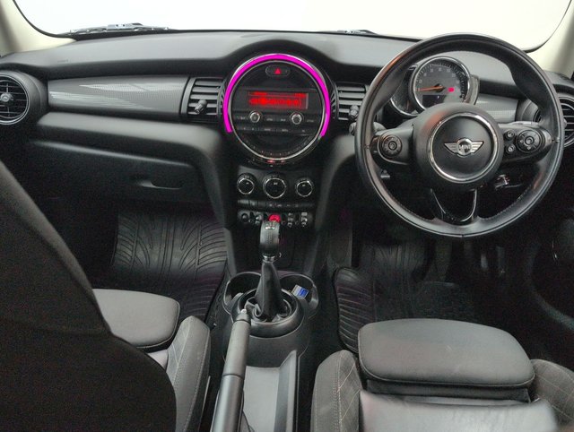 USED 2017 67 MINI HATCH 1.5 Cooper Auto 5dr CLICK+COLLECT / HOME DELIVERY