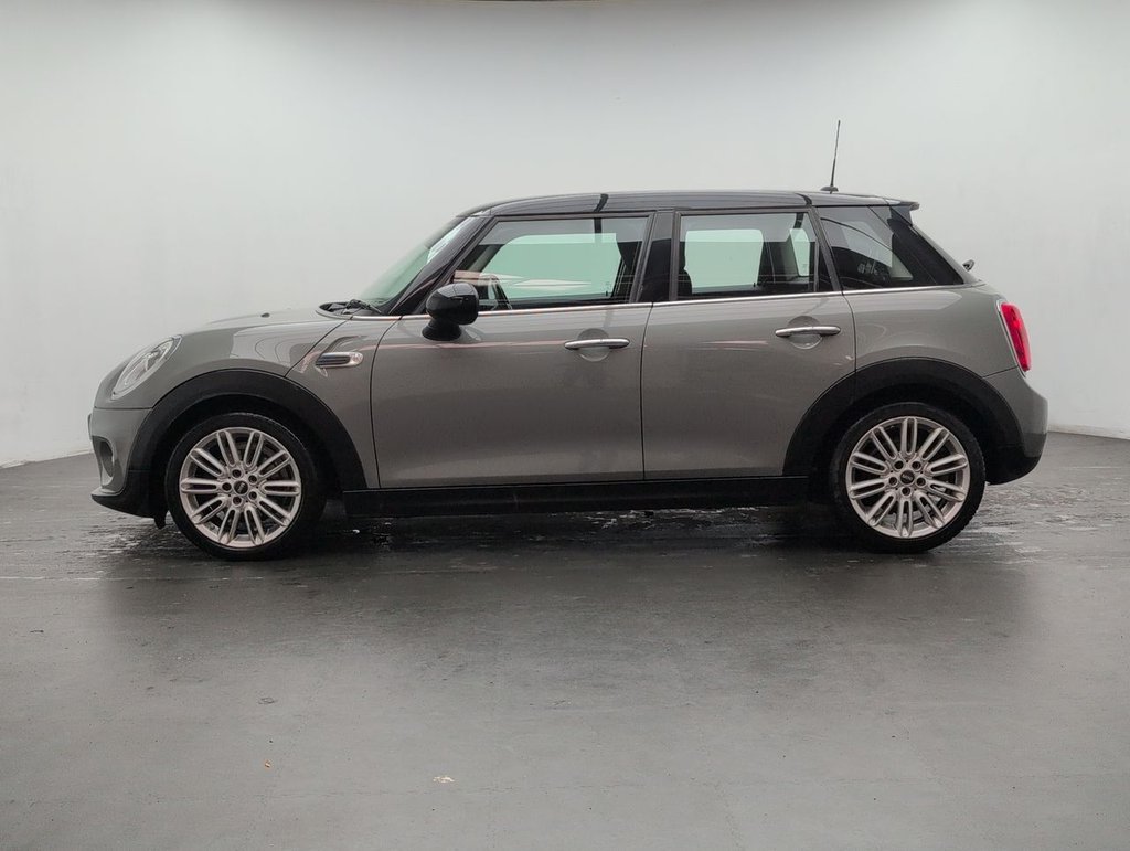 Used 2017 67 MINI HATCH 1.5 Cooper Auto 5dr CLICK+COLLECT / HOME DELIVERY