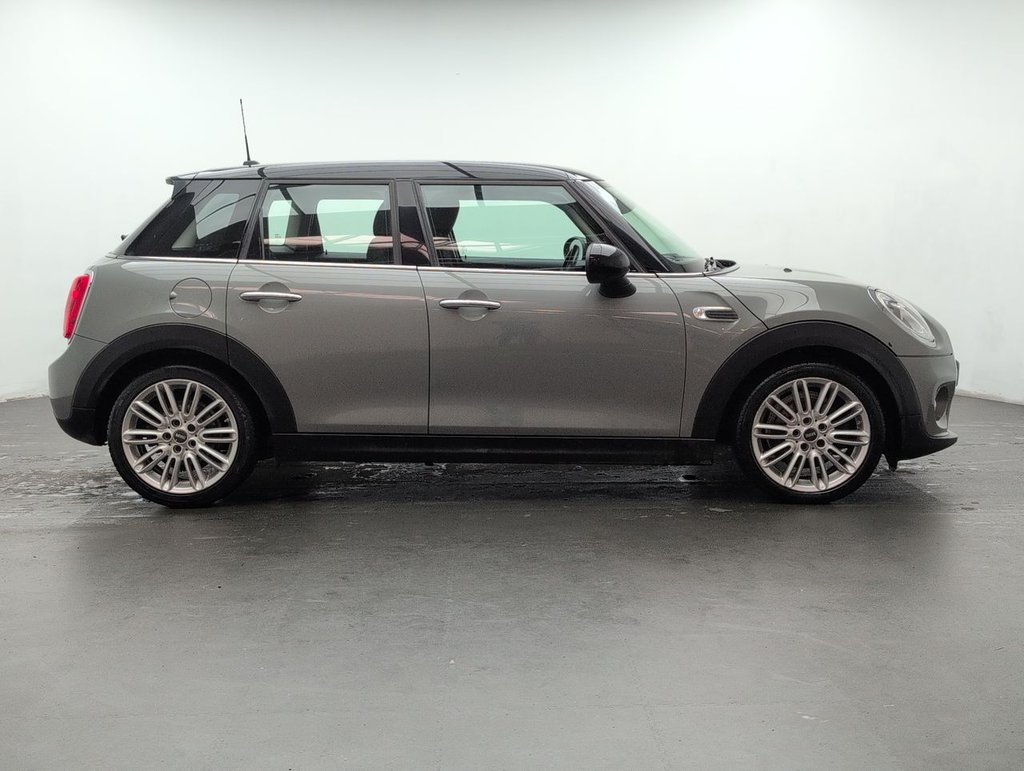 Used 2017 67 MINI HATCH 1.5 Cooper Auto 5dr CLICK+COLLECT / HOME DELIVERY