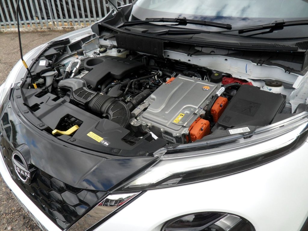 USED 2025 25 NISSAN JUKE 1.6 Tekna+ SUV 5dr Petrol Hybrid Auto Euro 6 (143 ps) Pearl White - Nissan Warranty 2028