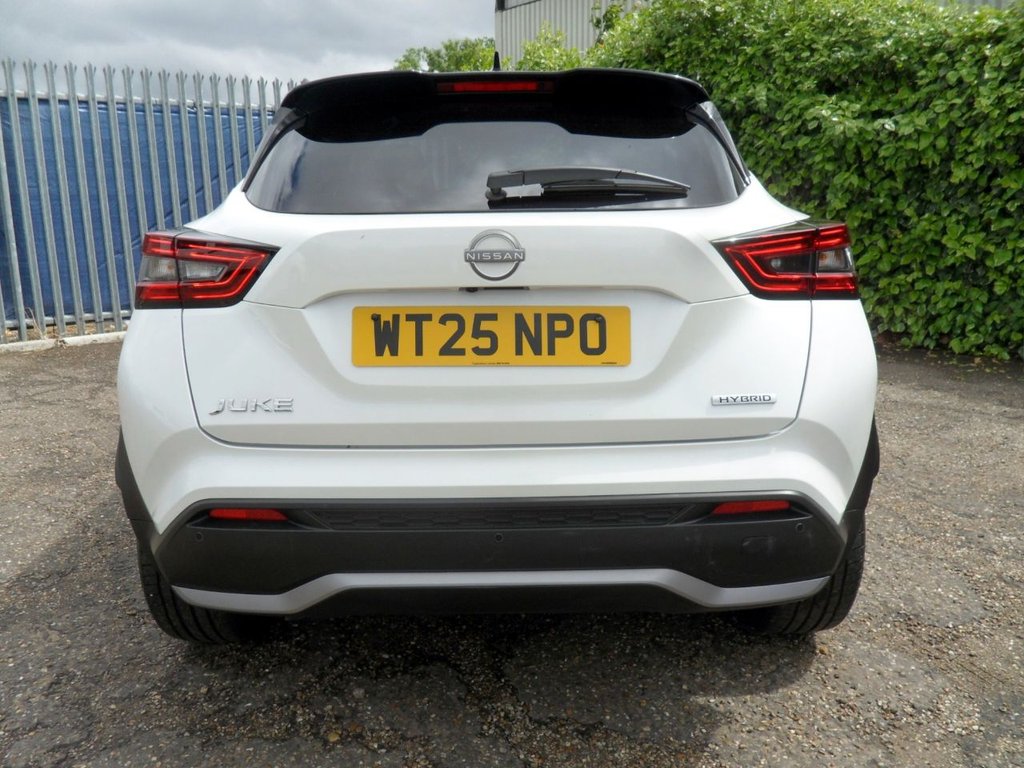 USED 2025 25 NISSAN JUKE 1.6 Tekna+ SUV 5dr Petrol Hybrid Auto Euro 6 (143 ps) Pearl White - Nissan Warranty 2028