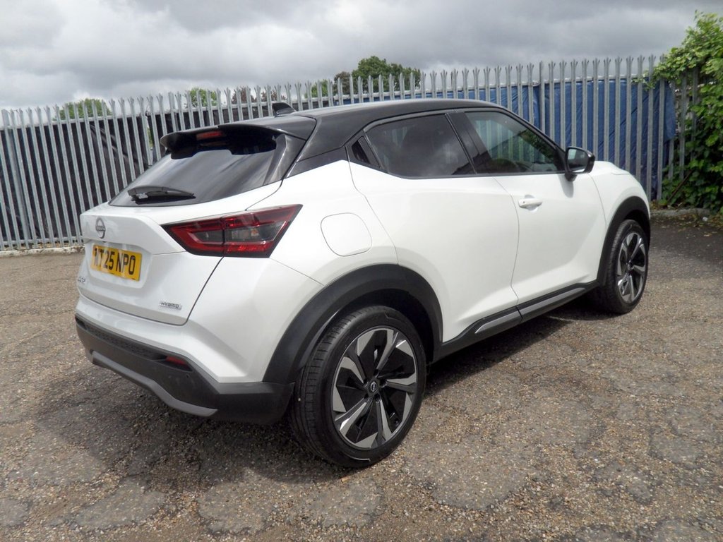 USED 2025 25 NISSAN JUKE 1.6 Tekna+ SUV 5dr Petrol Hybrid Auto Euro 6 (143 ps) Pearl White - Nissan Warranty 2028