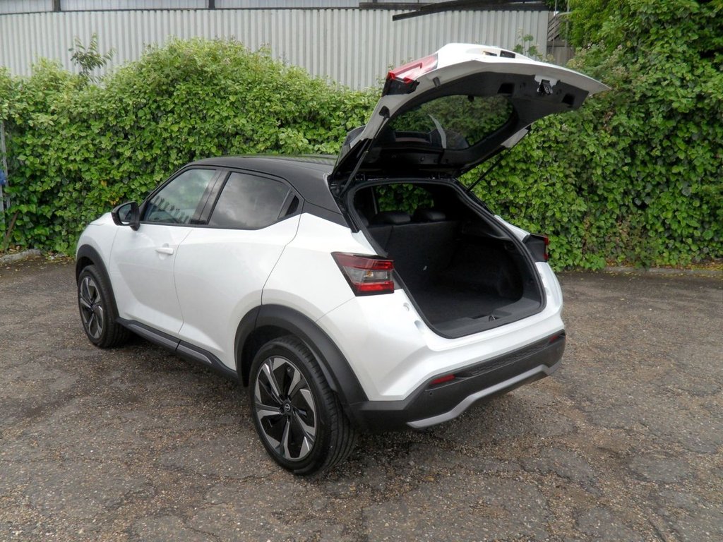 USED 2025 25 NISSAN JUKE 1.6 Tekna+ SUV 5dr Petrol Hybrid Auto Euro 6 (143 ps) Pearl White - Nissan Warranty 2028