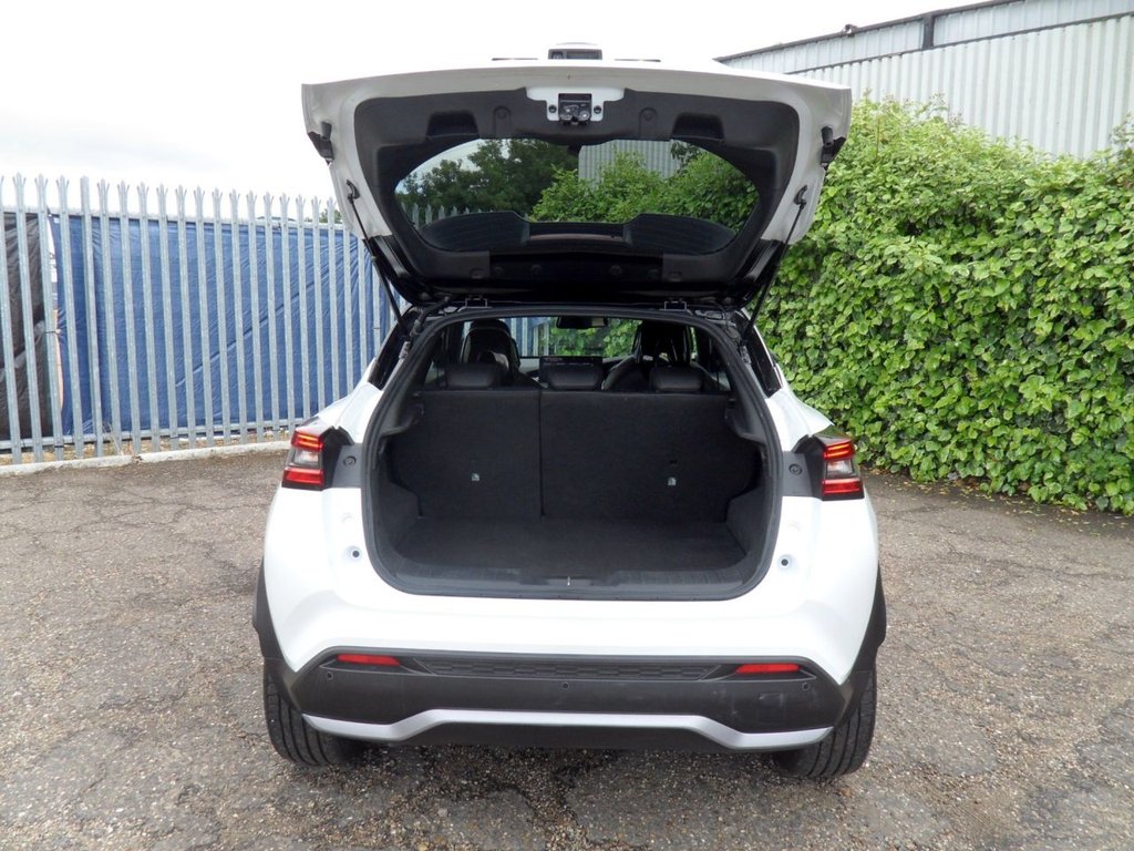 USED 2025 25 NISSAN JUKE 1.6 Tekna+ SUV 5dr Petrol Hybrid Auto Euro 6 (143 ps) Pearl White - Nissan Warranty 2028