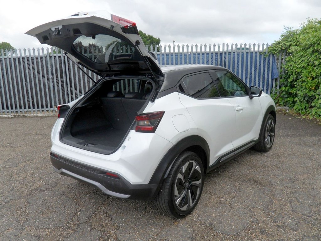 USED 2025 25 NISSAN JUKE 1.6 Tekna+ SUV 5dr Petrol Hybrid Auto Euro 6 (143 ps) Pearl White - Nissan Warranty 2028