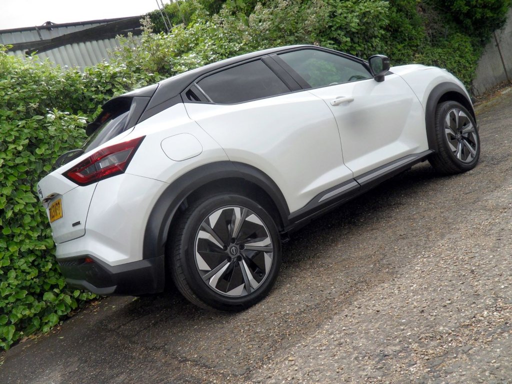 USED 2025 25 NISSAN JUKE 1.6 Tekna+ SUV 5dr Petrol Hybrid Auto Euro 6 (143 ps) Pearl White - Nissan Warranty 2028