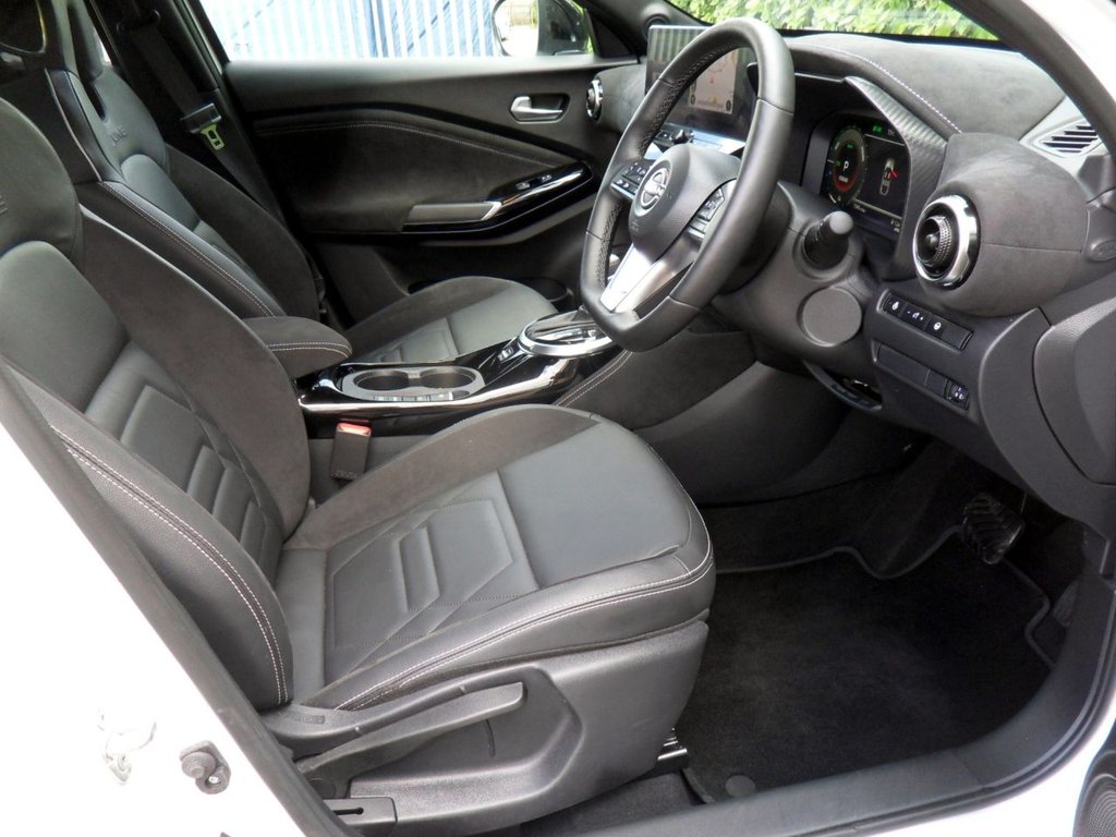 USED 2025 25 NISSAN JUKE 1.6 Tekna+ SUV 5dr Petrol Hybrid Auto Euro 6 (143 ps) Pearl White - Nissan Warranty 2028