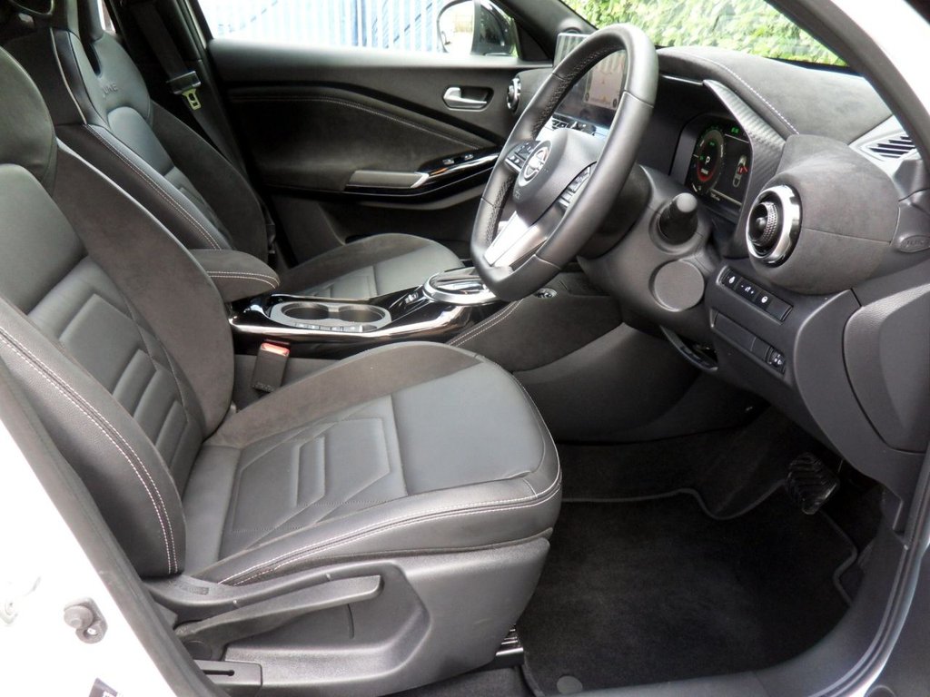 USED 2025 25 NISSAN JUKE 1.6 Tekna+ SUV 5dr Petrol Hybrid Auto Euro 6 (143 ps) Pearl White - Nissan Warranty 2028