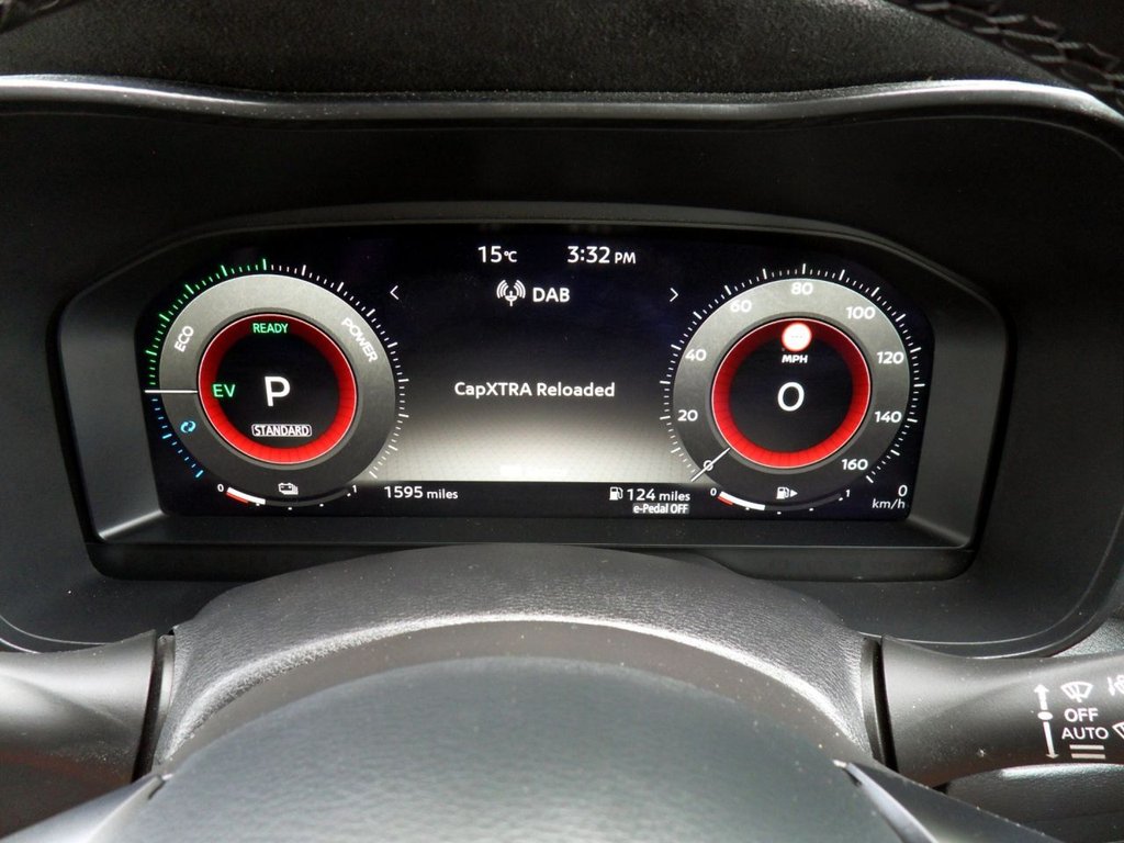 USED 2025 25 NISSAN JUKE 1.6 Tekna+ SUV 5dr Petrol Hybrid Auto Euro 6 (143 ps) Pearl White - Nissan Warranty 2028