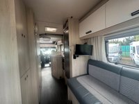 USED 2022 22 AUTO-TRAIL F-72 LUXURY 4 BERTH WITH REAR LOUNGE  REAR U SHAPED LOUNGE