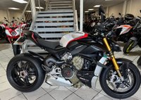 2022 DUCATI Streetfighter V4 SP www.sellingyourbike.co.uk &pound;21995.00