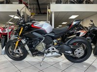 USED 2022 22 DUCATI Streetfighter V4 SP www.sellingyourbike.co.uk 