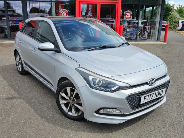 View our Hyundai I20 1.2 Premium SE Nav Hatchback 5dr Petrol Manual Euro 6 (84 ps)