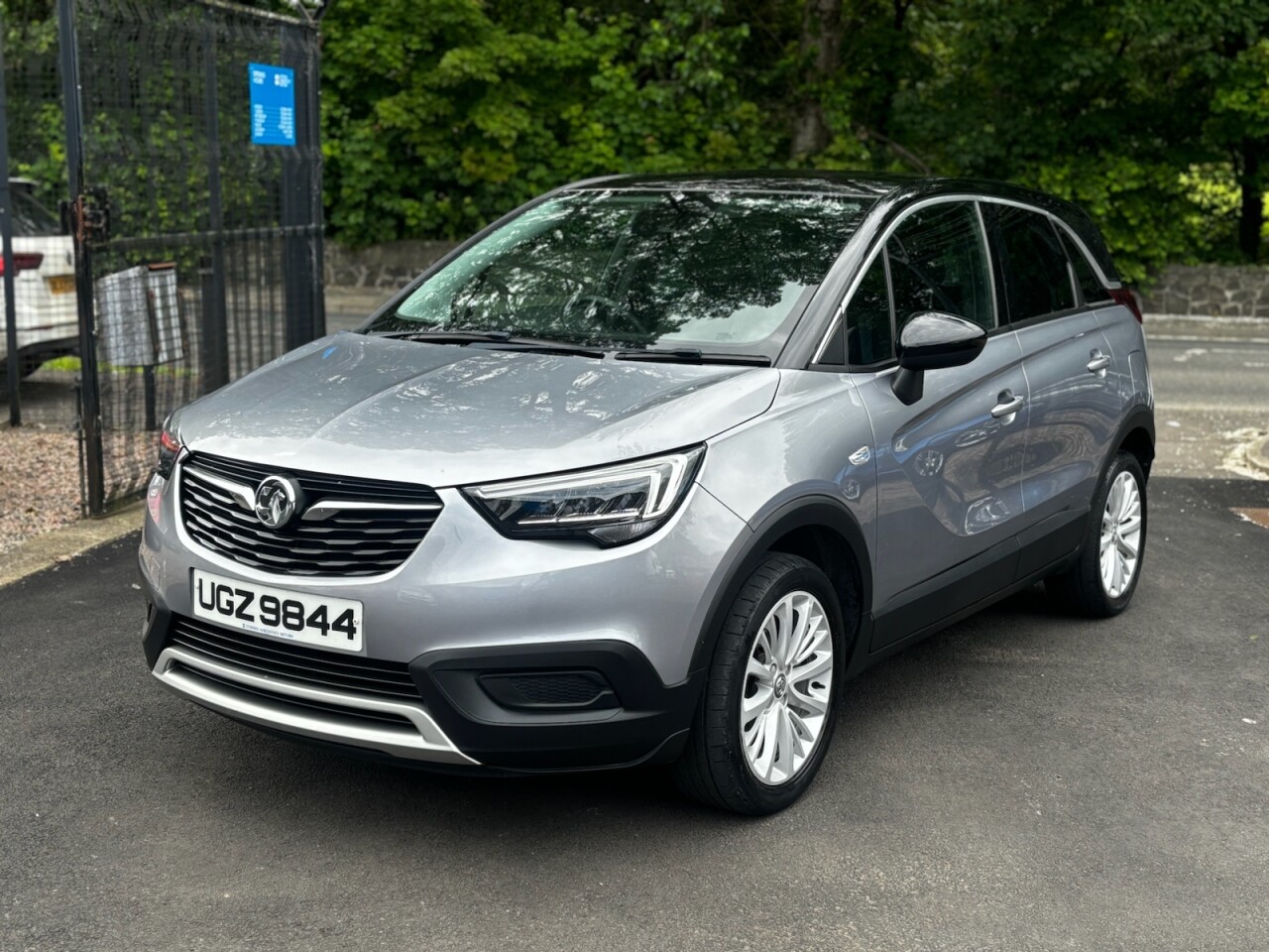 2020 VAUXHALL CROSSLAND X 1.2 Turbo SRi Nav SUV 5dr Petrol Manual Euro 6 (s/s) (110 ps) - vehicle photo 3 for sale on PureCar