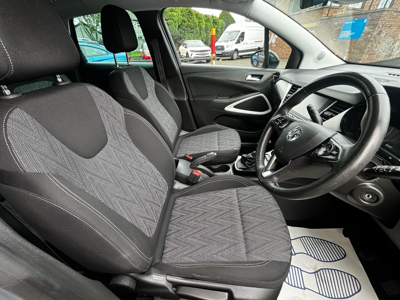 2020 VAUXHALL CROSSLAND X 1.2 Turbo SRi Nav SUV 5dr Petrol Manual Euro 6 (s/s) (110 ps) - vehicle photo 9 for sale on PureCar