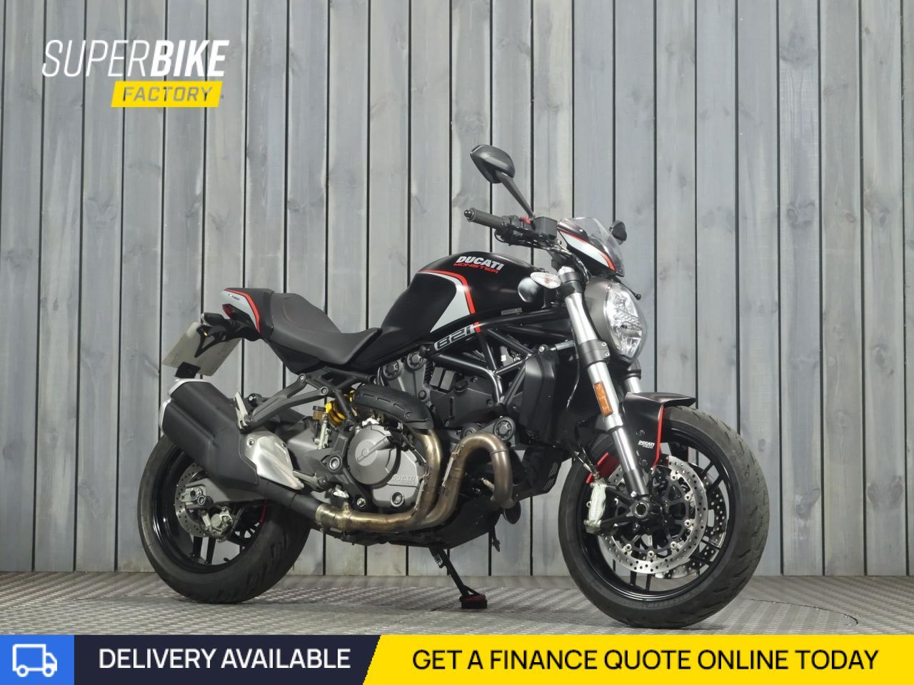 DUCATI MONSTER 821MONSTER 821