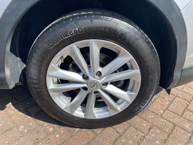 View our NISSAN QASHQAI