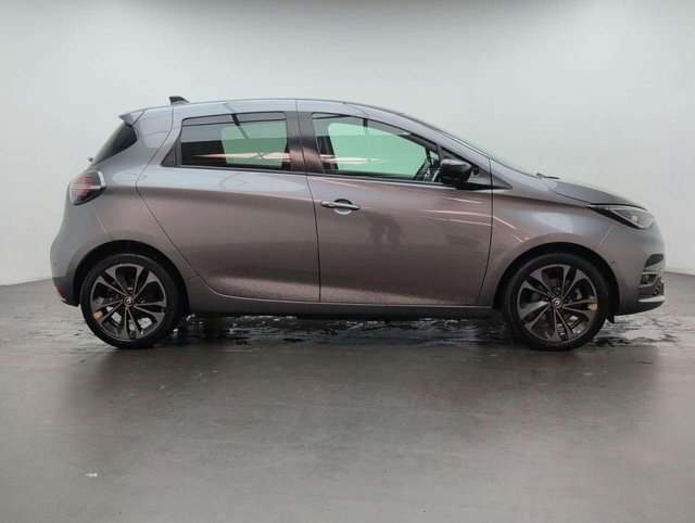 USED 2022 72 RENAULT ZOE Zoe Iconic Boost Charge EV 50 5dr CLICK+COLLECT / HOME DELIVERY