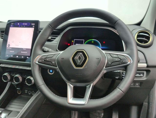 USED 2022 72 RENAULT ZOE Zoe Iconic Boost Charge EV 50 5dr CLICK+COLLECT / HOME DELIVERY