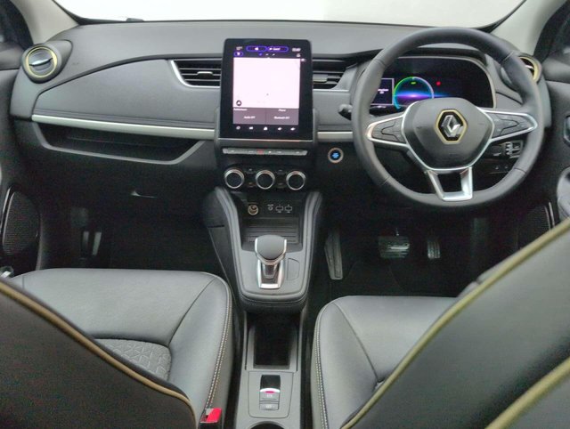 USED 2022 72 RENAULT ZOE Zoe Iconic Boost Charge EV 50 5dr CLICK+COLLECT / HOME DELIVERY
