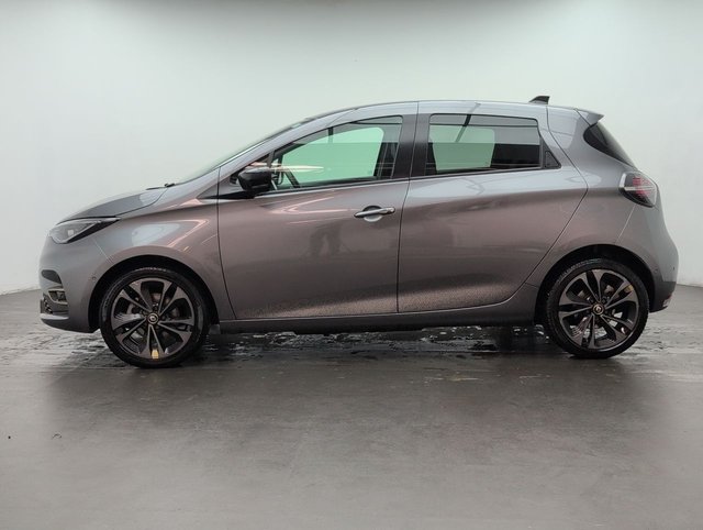 USED 2022 72 RENAULT ZOE Zoe Iconic Boost Charge EV 50 5dr CLICK+COLLECT / HOME DELIVERY