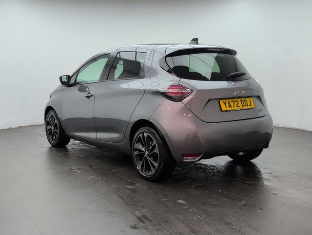 USED 2022 72 RENAULT ZOE Zoe Iconic Boost Charge EV 50 5dr CLICK+COLLECT / HOME DELIVERY