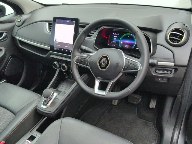 USED 2022 72 RENAULT ZOE Zoe Iconic Boost Charge EV 50 5dr CLICK+COLLECT / HOME DELIVERY
