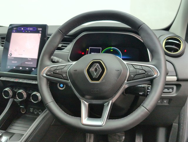 USED 2022 72 RENAULT ZOE Zoe Iconic Boost Charge EV 50 5dr CLICK+COLLECT / HOME DELIVERY
