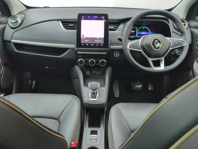 USED 2022 72 RENAULT ZOE Zoe Iconic Boost Charge EV 50 5dr CLICK+COLLECT / HOME DELIVERY