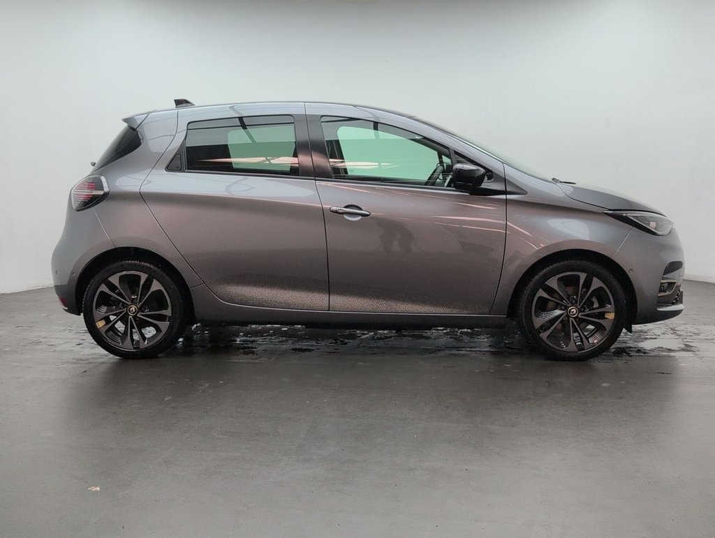 Used 2022 72 RENAULT ZOE Zoe Iconic Boost Charge EV 50 5dr CLICK+COLLECT / HOME DELIVERY