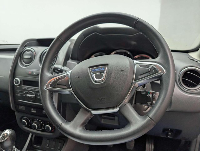 USED 2017 67 DACIA DUSTER 1.2 Duster Laureate TCe 4x2 5dr CLICK+COLLECT / HOME DELIVERY