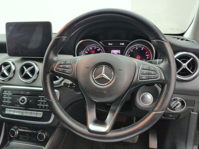 USED 2020 69 MERCEDES-BENZ GLA 1.6 GLA 180 Urban Edition Auto 5dr CLICK+COLLECT / HOME DELIVERY