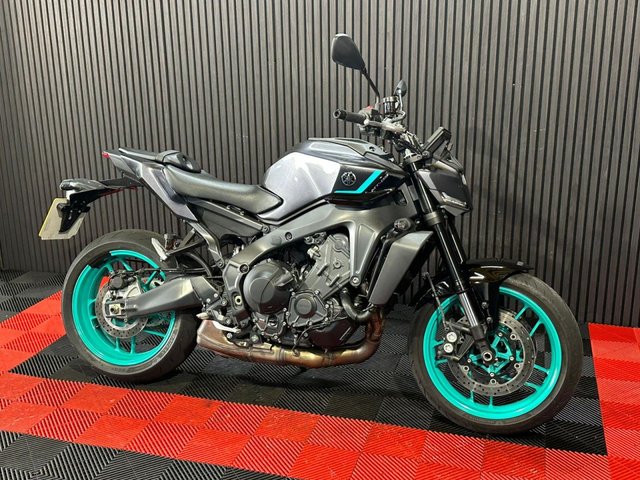 View our YAMAHA MT-09
