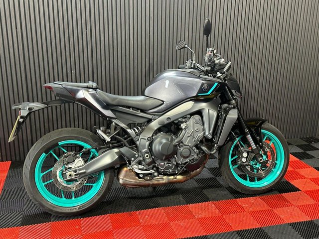 View our YAMAHA MT-09