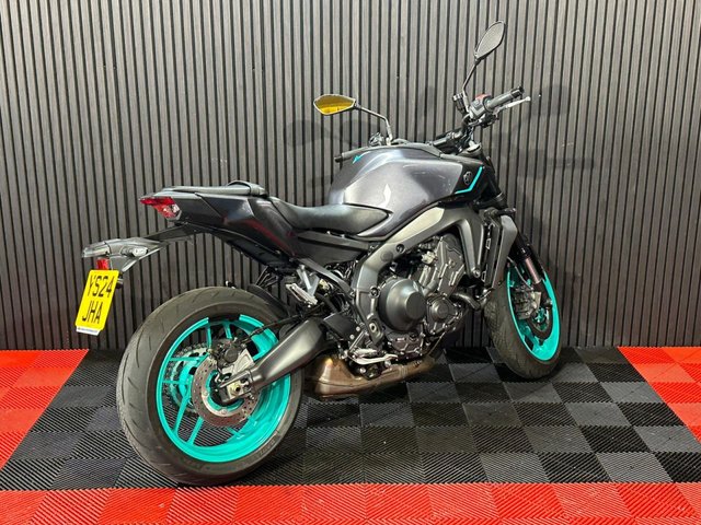 View our YAMAHA MT-09
