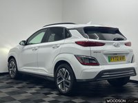 USED 2022 72 HYUNDAI KONA 64kWh Premium SUV 5dr Electric Auto (10.5kW Charger) (204 ps) Apple Car Play / DAB Radio / Reverse Camera / Sat Nav / Heated Seats
