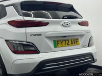 USED 2022 72 HYUNDAI KONA 64kWh Premium SUV 5dr Electric Auto (10.5kW Charger) (204 ps) Apple Car Play / DAB Radio / Reverse Camera / Sat Nav / Heated Seats
