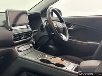 USED 2022 72 HYUNDAI KONA 64kWh Premium SUV 5dr Electric Auto (10.5kW Charger) (204 ps) Apple Car Play / DAB Radio / Reverse Camera / Sat Nav / Heated Seats