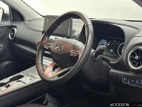 USED 2022 72 HYUNDAI KONA 64kWh Premium SUV 5dr Electric Auto (10.5kW Charger) (204 ps) Apple Car Play / DAB Radio / Reverse Camera / Sat Nav / Heated Seats