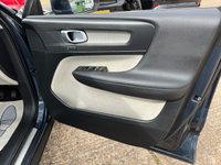 USED 2021 21 VOLVO XC40 1.5 T3 Inscription SUV 5dr Petrol Auto Euro 6 (s/s) (163 ps) 
