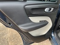 USED 2021 21 VOLVO XC40 1.5 T3 Inscription SUV 5dr Petrol Auto Euro 6 (s/s) (163 ps) 