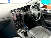 USED 2017 67 VOLKSWAGEN GOLF 1.4 TSI BlueMotion Tech SE Nav Hatchback 5dr Petrol Manual Euro 6 (s/s) (125 ps) Lovely Full Service History Golf with SATNAV, CARPLAY, Front & Rear Parking Sensors, 59000 Miles & 9 Services!