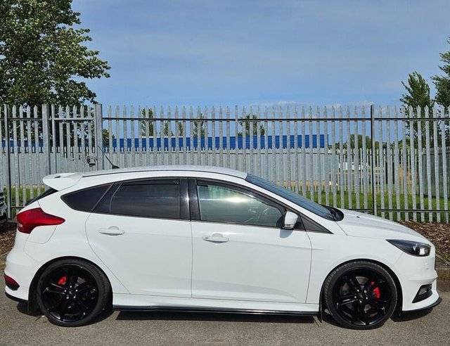 View our FORD FOCUS